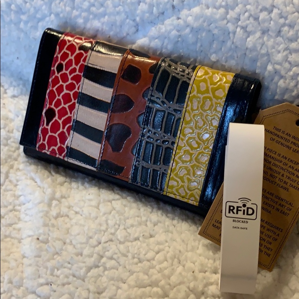 BNWT RFID Leather Women’s Wallet